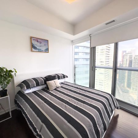 Luxury 2 Bedrooms With Lakeview Cn Tower Entertainment District Rogers Centre Toronto Eksteriør bilde