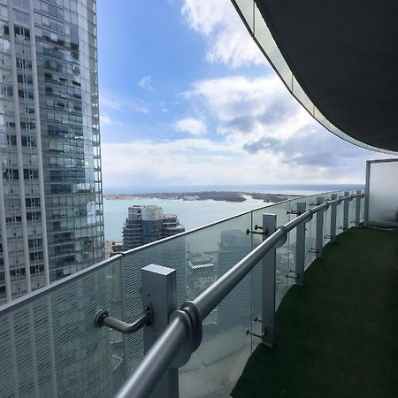 Luxury 2 Bedrooms With Lakeview Cn Tower Entertainment District Rogers Centre Toronto Eksteriør bilde
