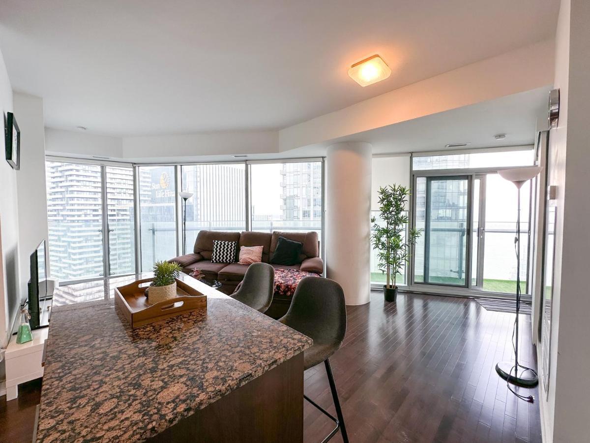 Luxury 2 Bedrooms With Lakeview Cn Tower Entertainment District Rogers Centre Toronto Eksteriør bilde