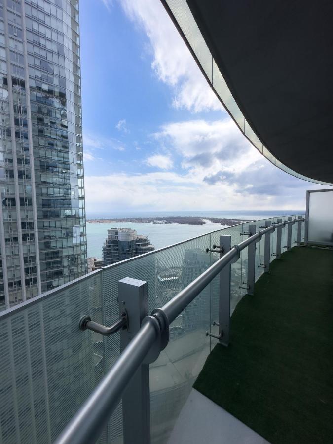 Luxury 2 Bedrooms With Lakeview Cn Tower Entertainment District Rogers Centre Toronto Eksteriør bilde