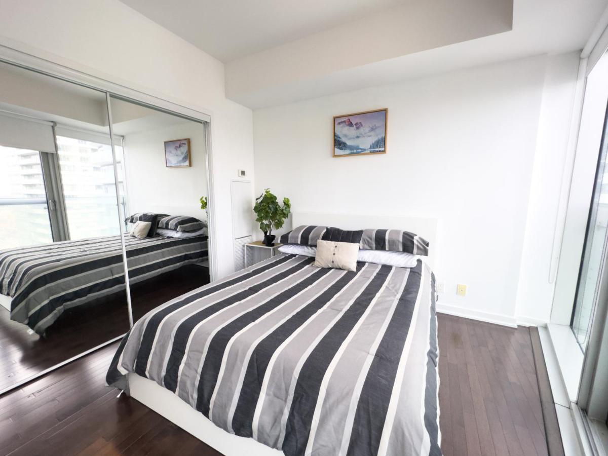 Luxury 2 Bedrooms With Lakeview Cn Tower Entertainment District Rogers Centre Toronto Eksteriør bilde