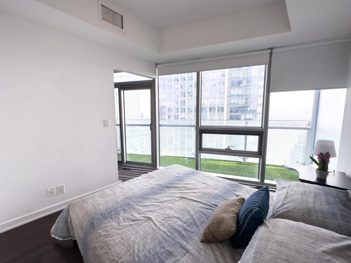 Luxury 2 Bedrooms With Lakeview Cn Tower Entertainment District Rogers Centre Toronto Eksteriør bilde